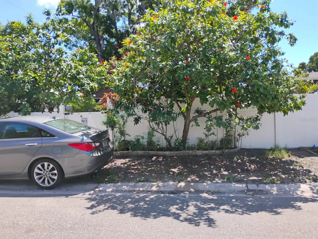 2735 20th Street N St Petersburg FL 33713