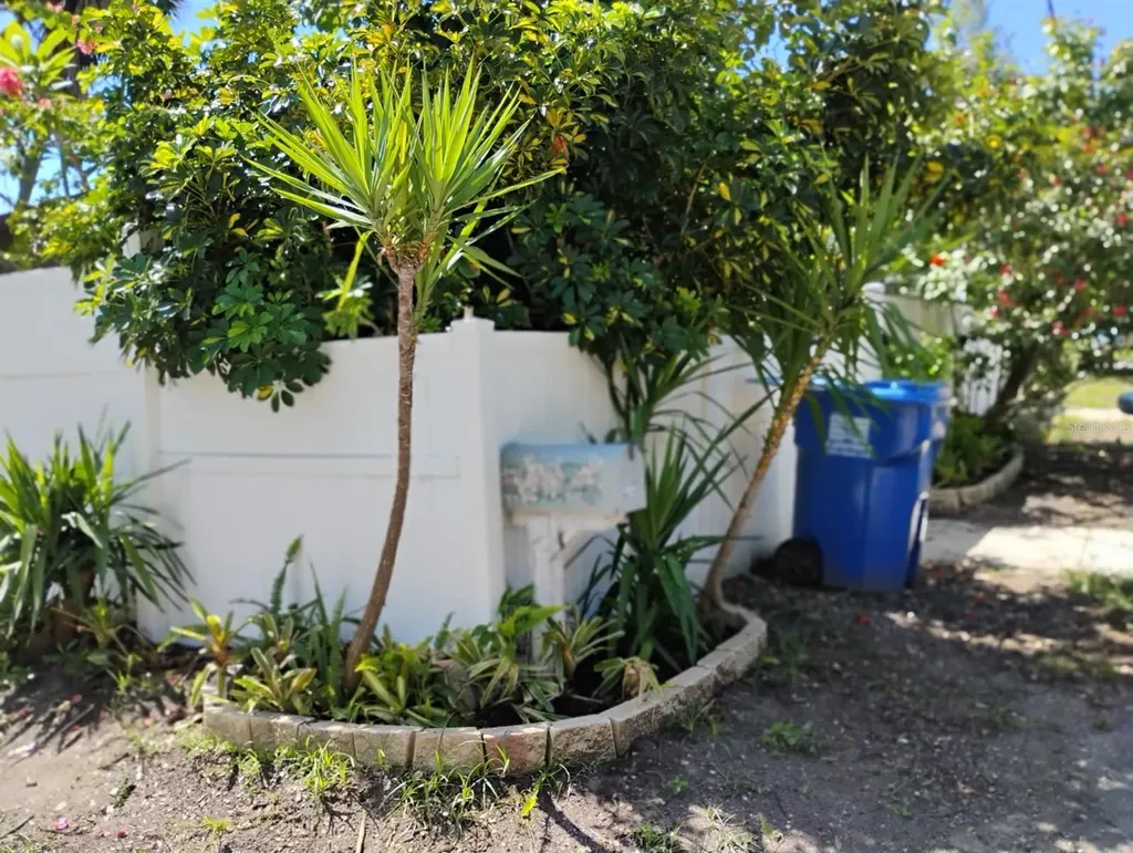 2735 20th Street N St Petersburg FL 33713