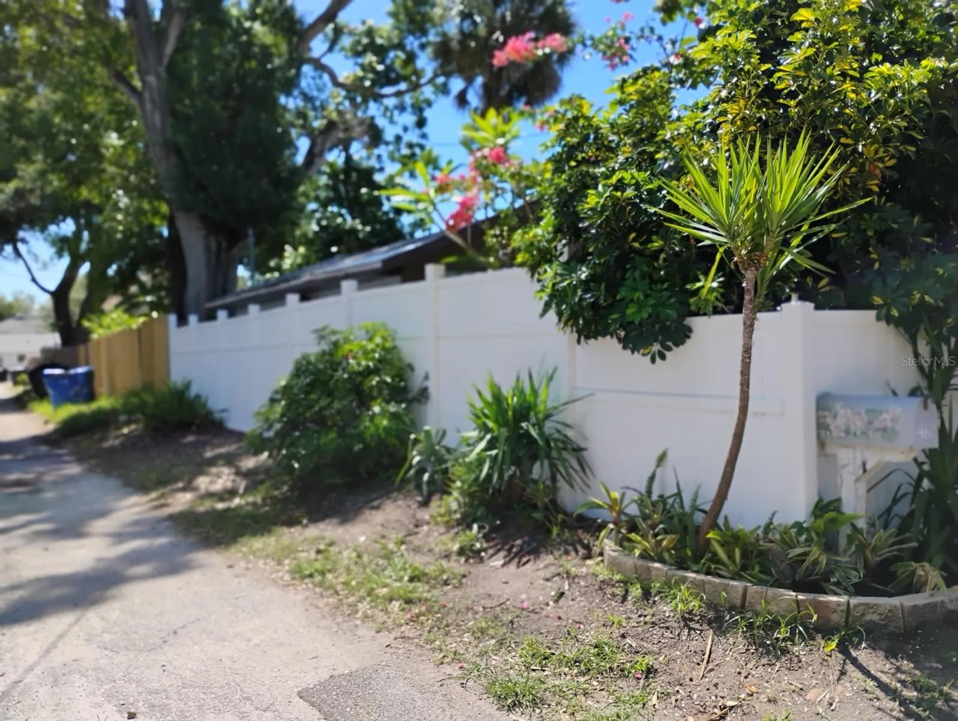 2735 20th Street N St Petersburg FL 33713