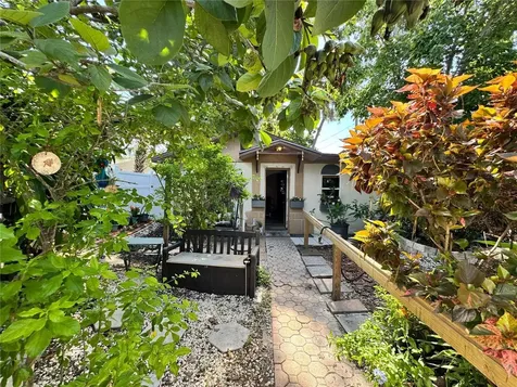 2735 20th Street N St Petersburg FL 33713