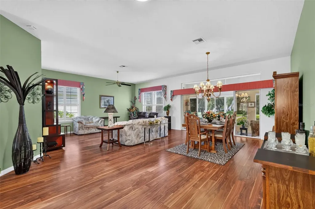 542 Loma Paseo Drive The Villages FL 32159