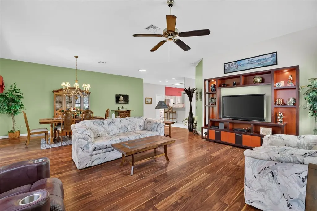 542 Loma Paseo Drive The Villages FL 32159