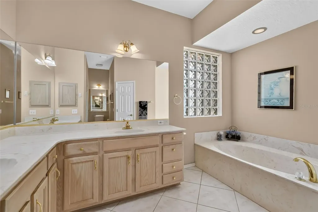 542 Loma Paseo Drive The Villages FL 32159