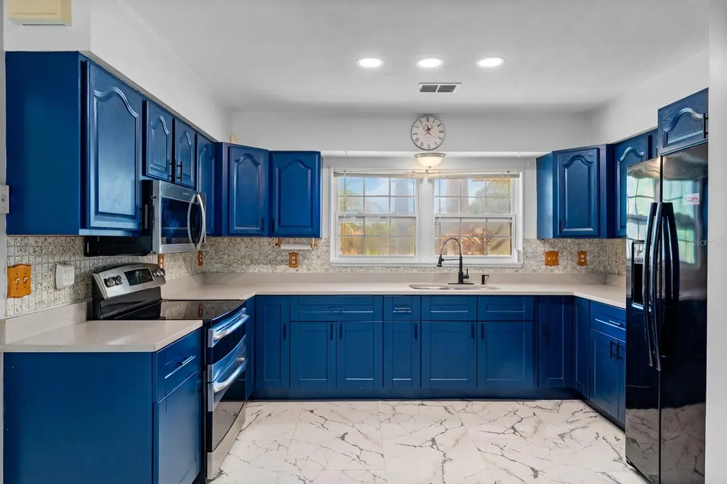 2415 2nd Avenue E Bradenton FL 34208
