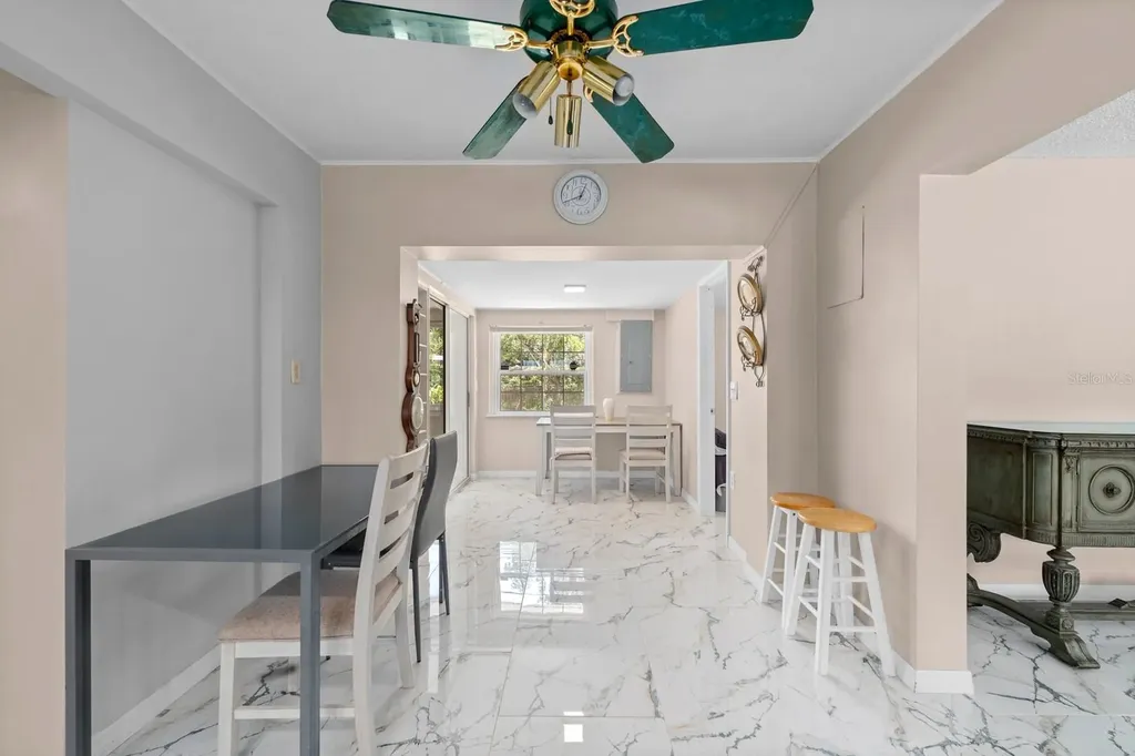 2415 2nd Avenue E Bradenton FL 34208