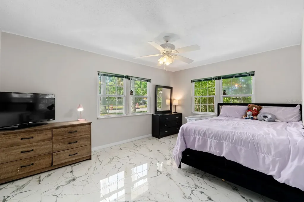 2415 2nd Avenue E Bradenton FL 34208