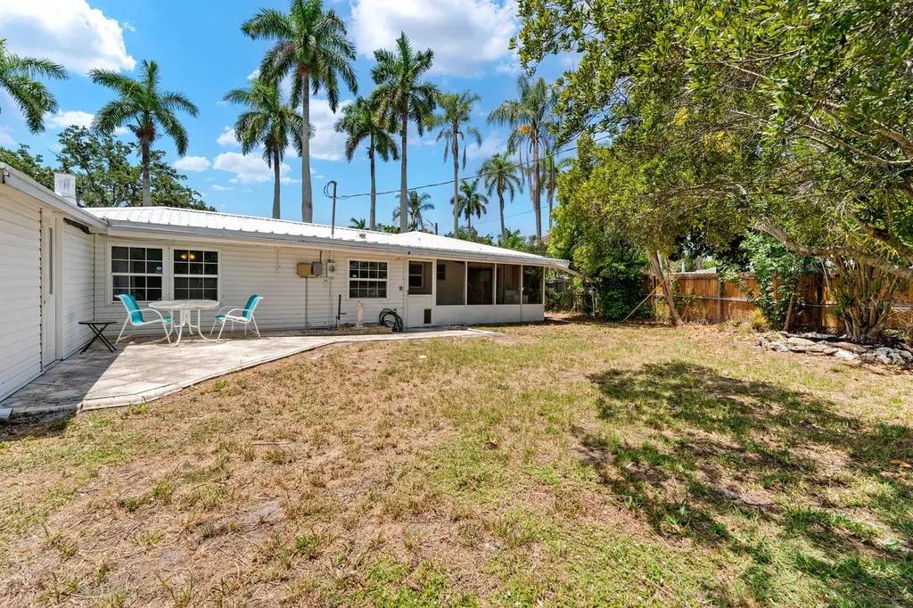 2415 2nd Avenue E Bradenton FL 34208