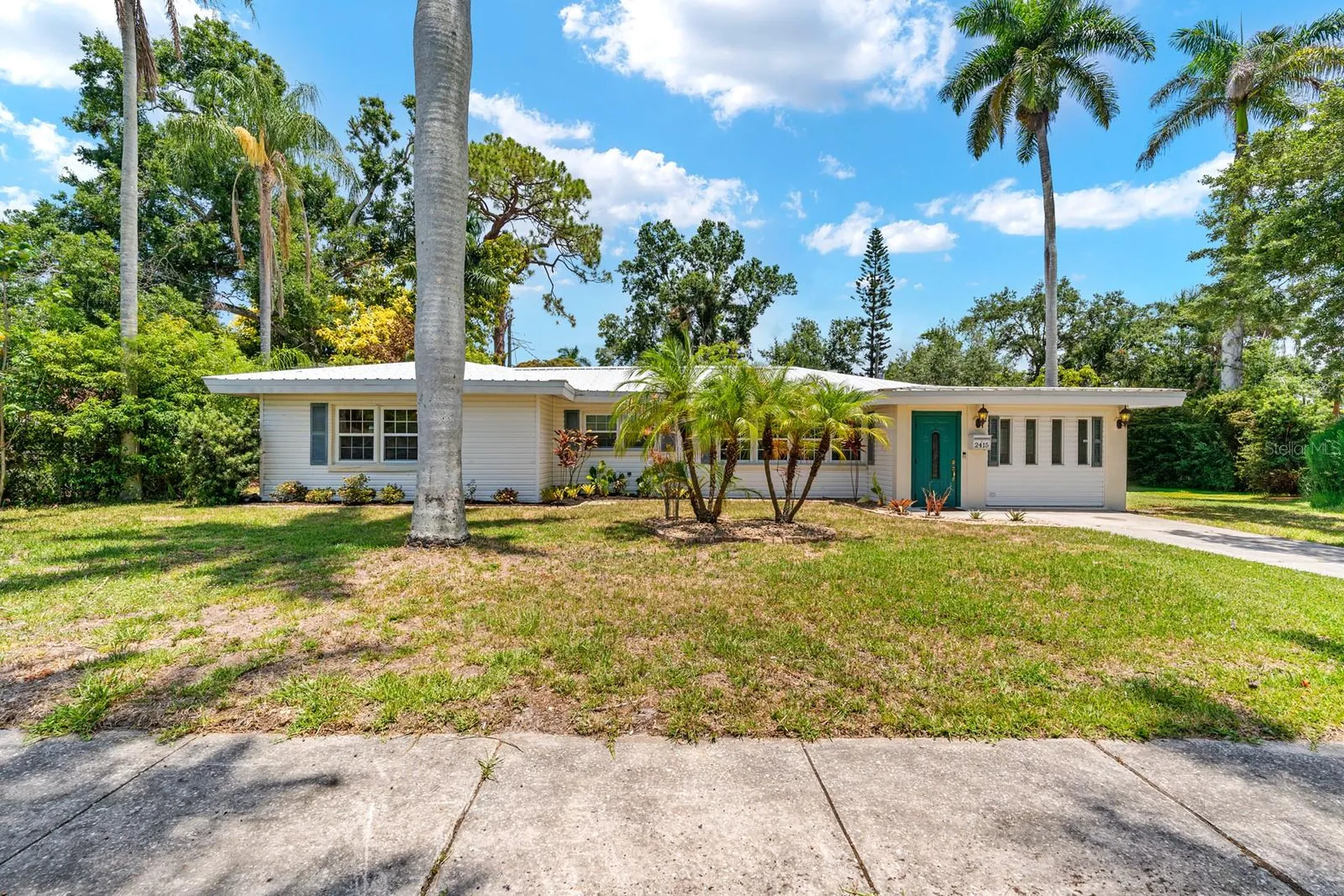 2415 2nd Avenue E Bradenton FL 34208