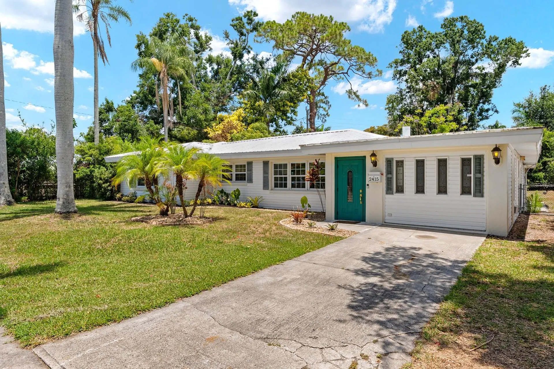 2415 2nd Avenue E Bradenton FL 34208