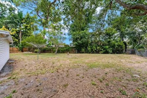 2415 2nd Avenue E Bradenton FL 34208