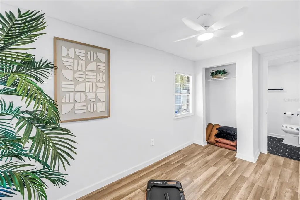 1537 39th Street S St Petersburg FL 33711