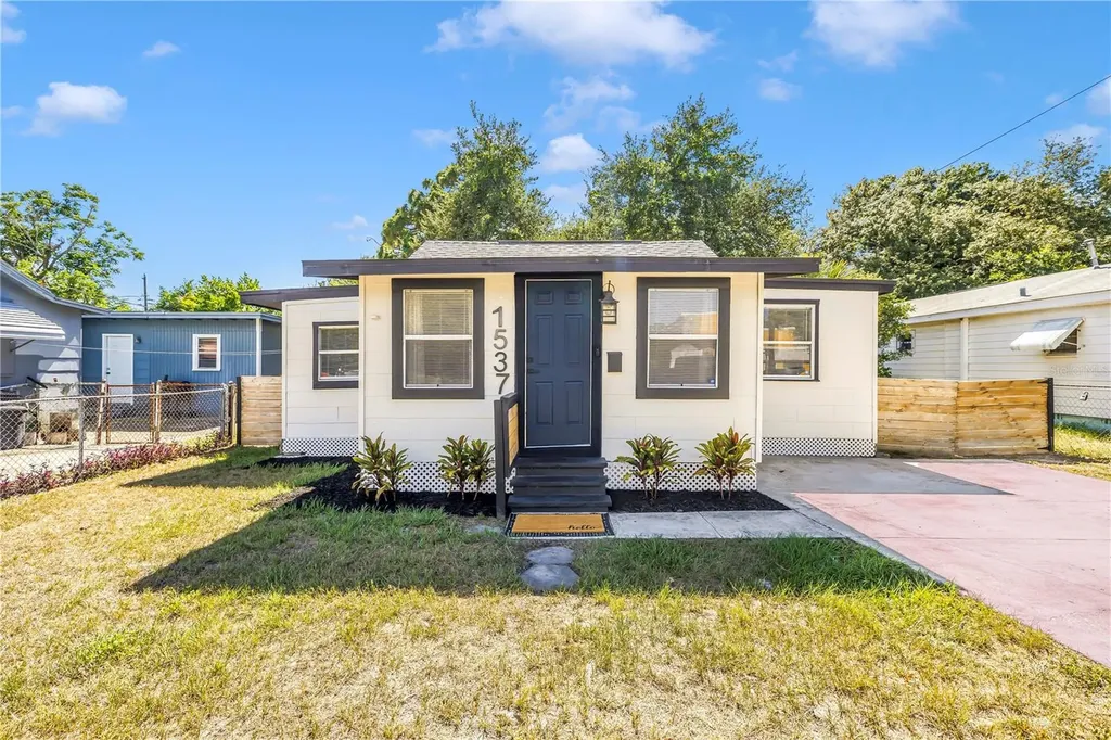 1537 39th Street S St Petersburg FL 33711