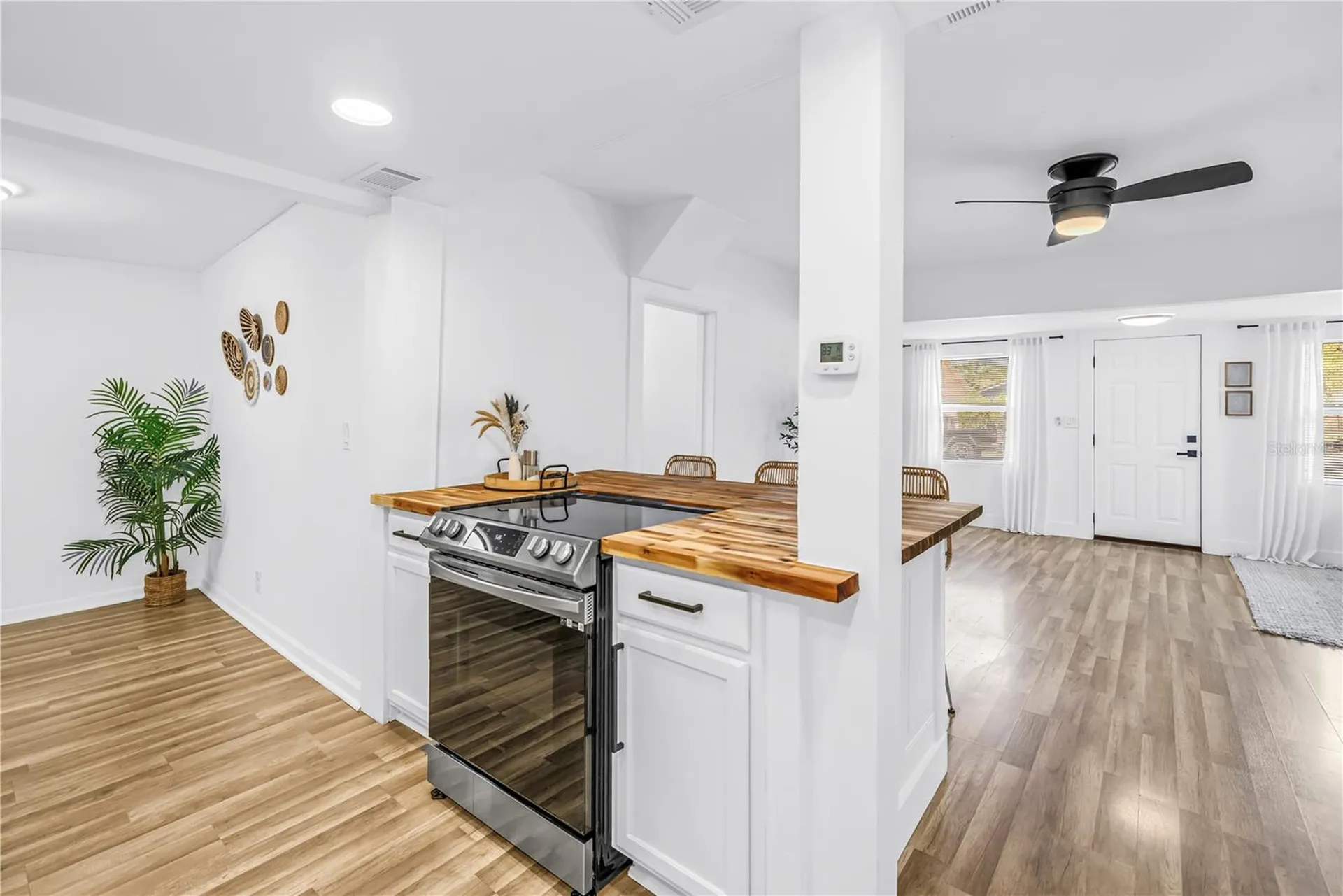 1537 39th Street S St Petersburg FL 33711