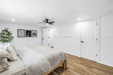 1537 39th Street S St Petersburg FL 33711