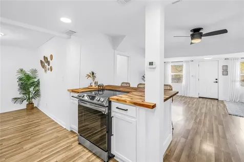 1537 39th Street S St Petersburg FL 33711