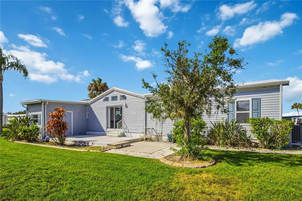 8476 Imperial Circle Palmetto FL 34221