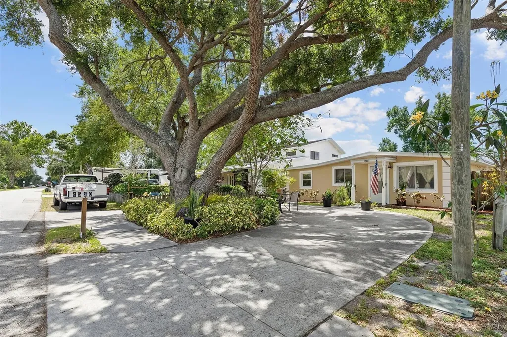 4530 72nd Avenue N Pinellas Park FL 33781