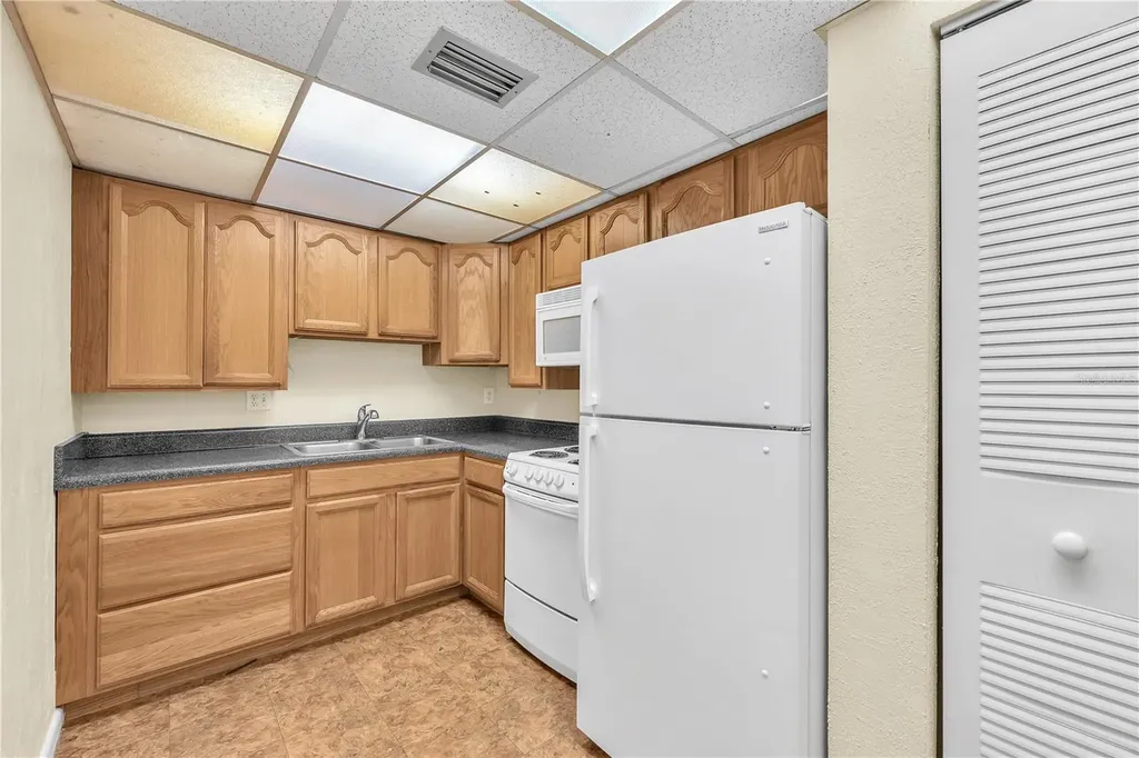 801 Russell Lane Brandon FL 33510