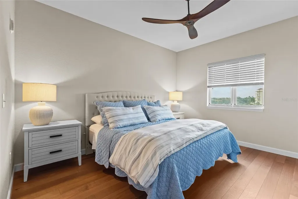 1064 N Tamiami Trail Sarasota FL 34236