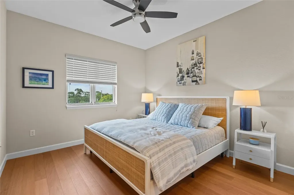 1064 N Tamiami Trail Sarasota FL 34236