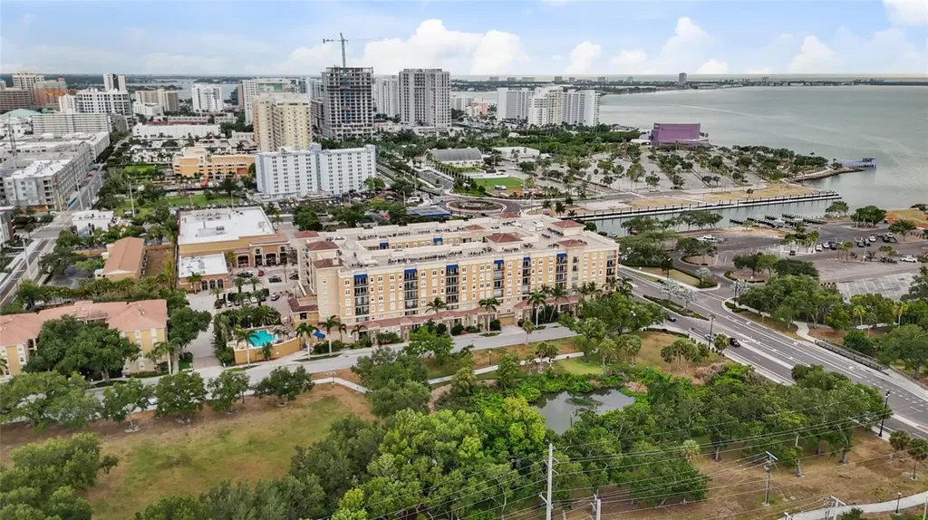 1064 N Tamiami Trail Sarasota FL 34236