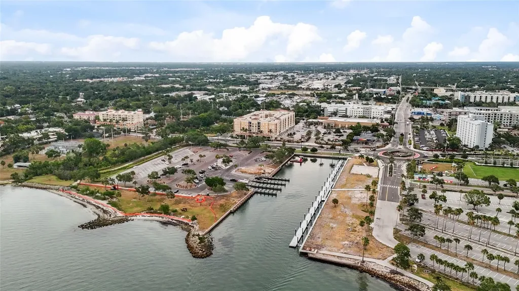 1064 N Tamiami Trail Sarasota FL 34236