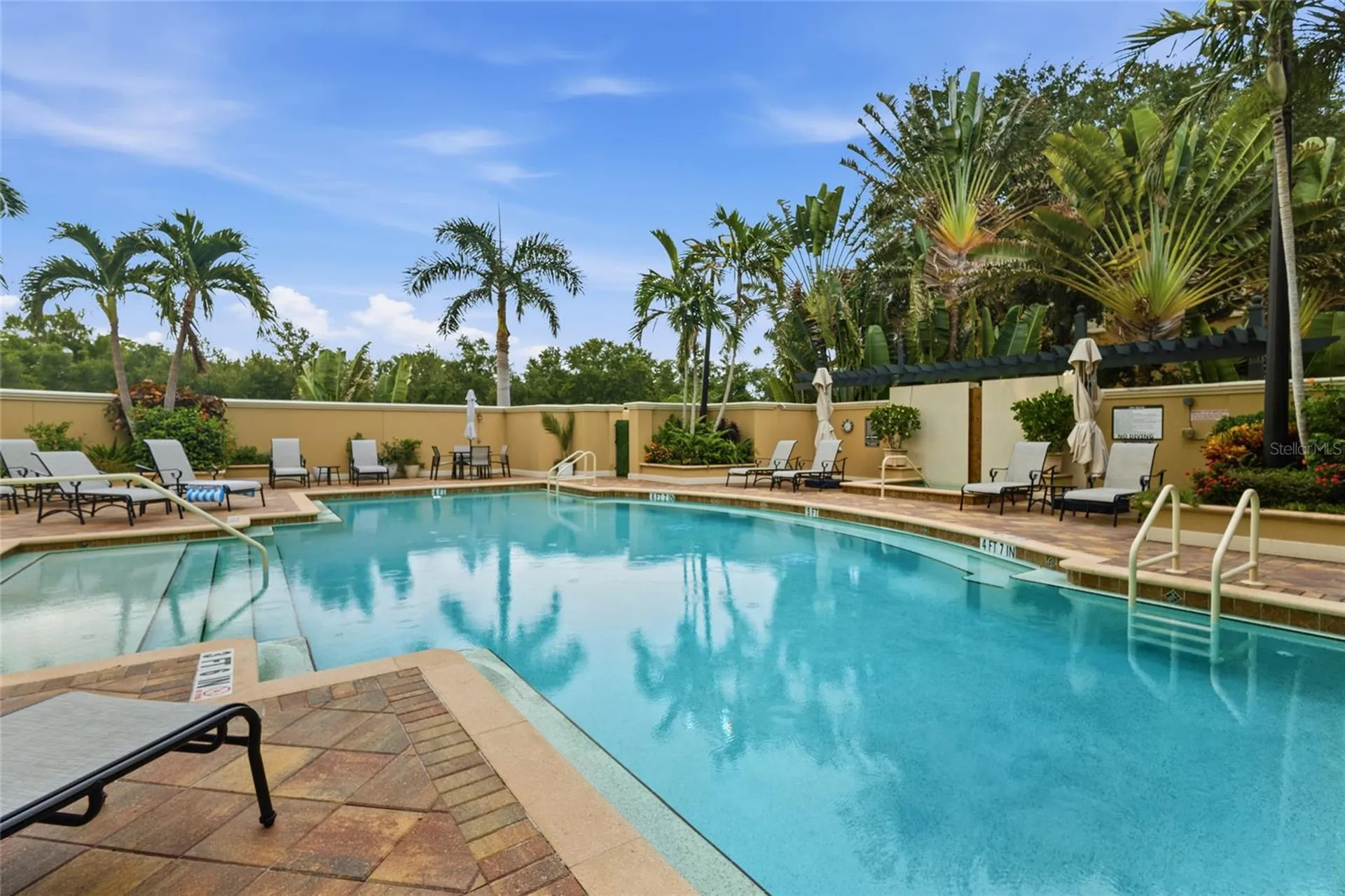 1064 N Tamiami Trail Sarasota FL 34236