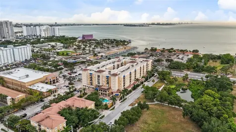1064 N Tamiami Trail Sarasota FL 34236