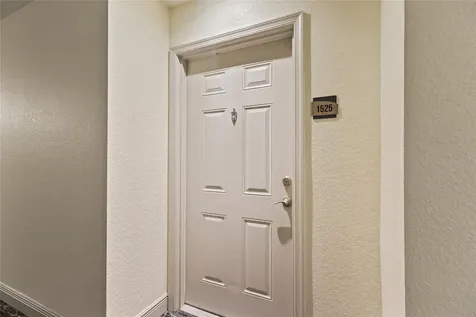 1064 N Tamiami Trail Sarasota FL 34236