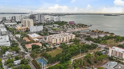 1064 N Tamiami Trail Sarasota FL 34236