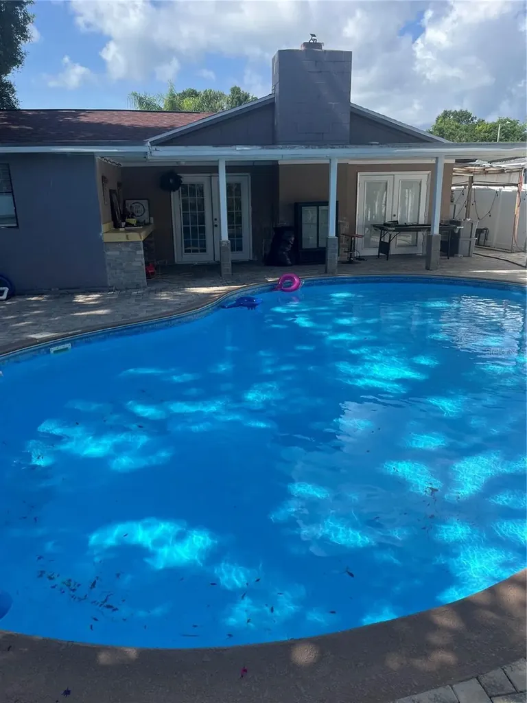 8015 Jackson Spring Tampa FL 33615