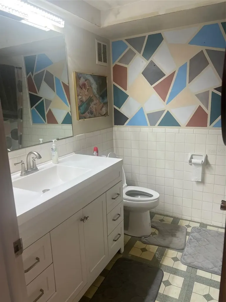 5155 9th Avenue N St Petersburg FL 33710