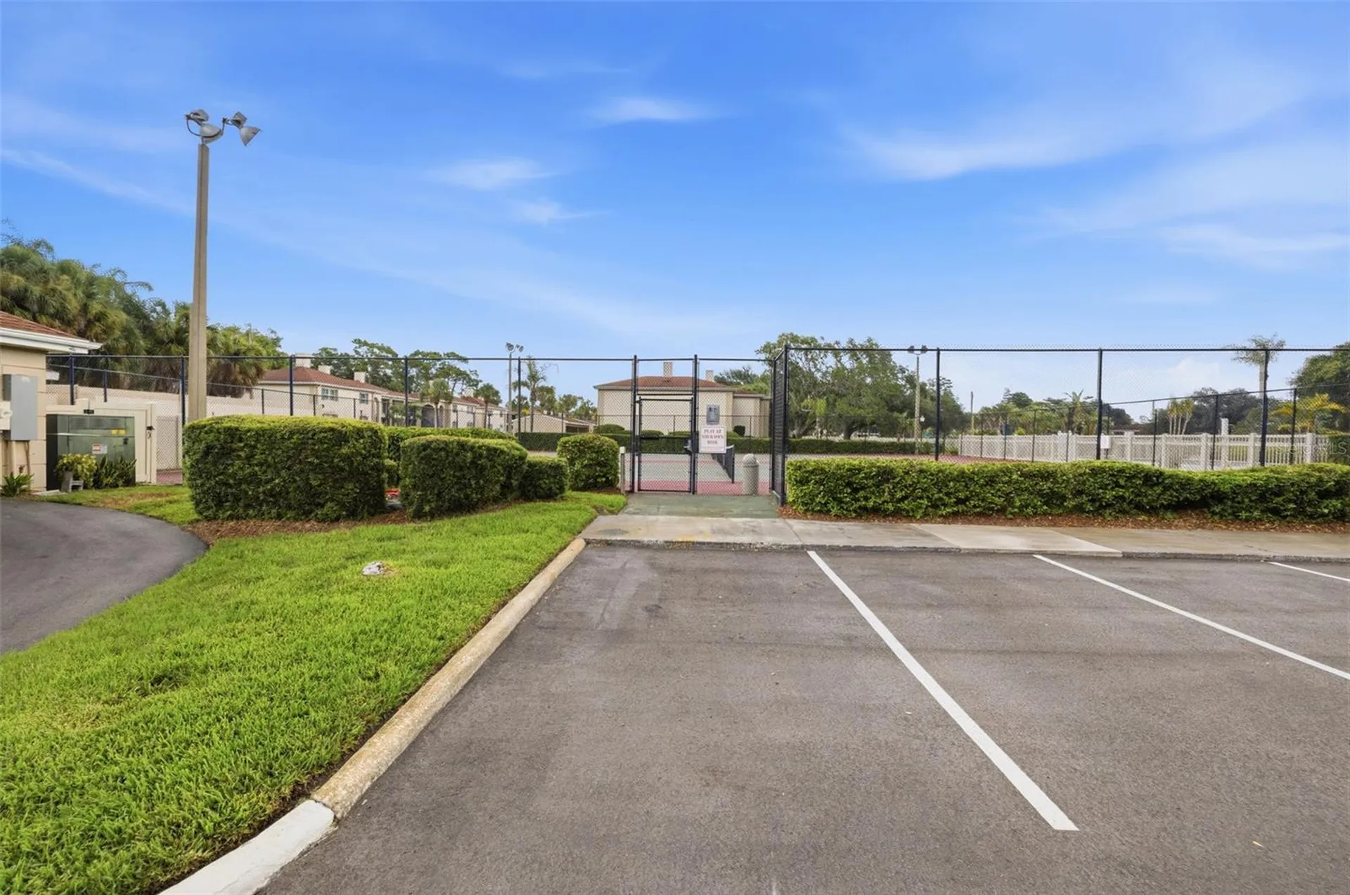 10316 Club Circle Tampa FL 33618