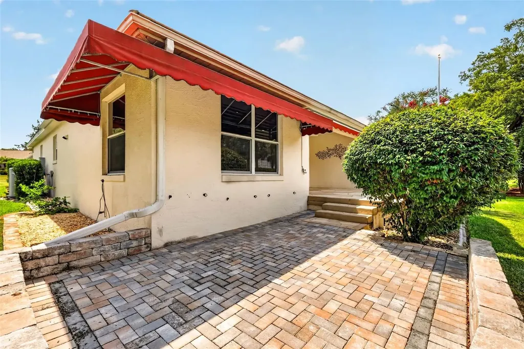 522 Loma Paseo Drive The Villages FL 32159