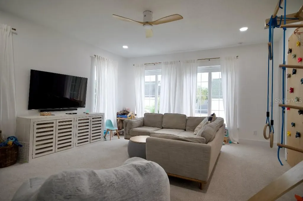 311 Reeves Street Kissimmee FL 34747