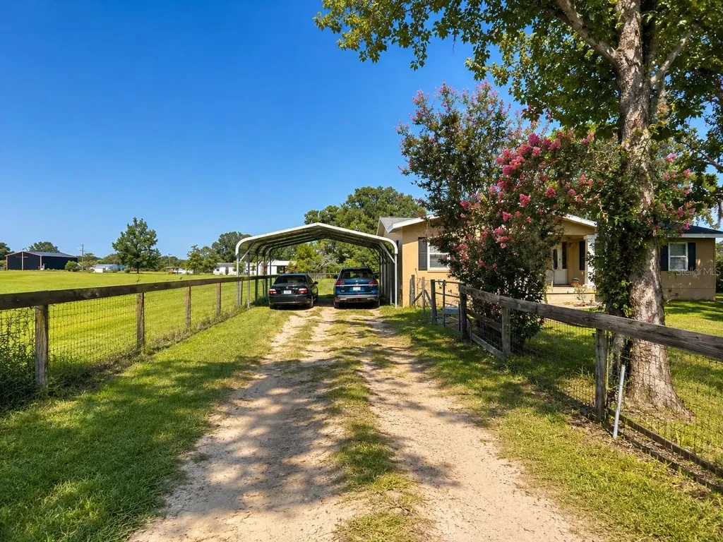 9390 NE 16th Terrace Anthony FL 32617