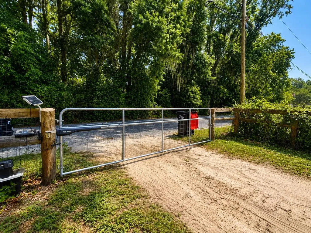 9390 NE 16th Terrace Anthony FL 32617