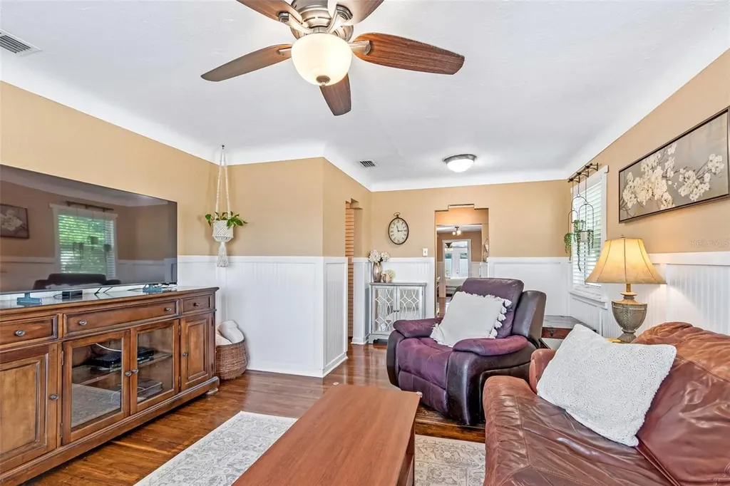 4601 16th Avenue N St Petersburg FL 33713