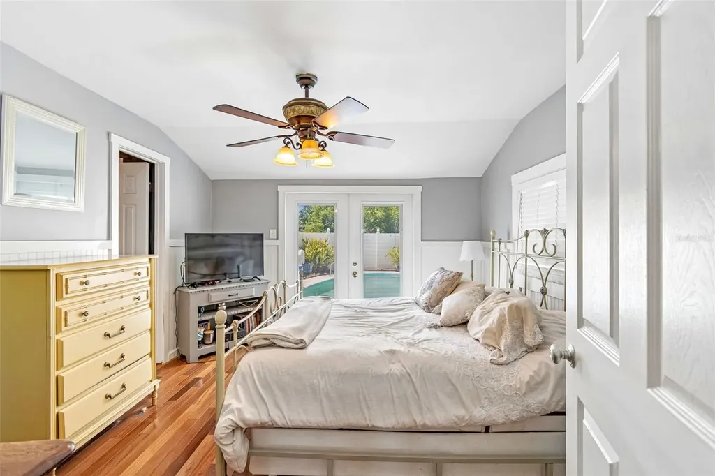 4601 16th Avenue N St Petersburg FL 33713