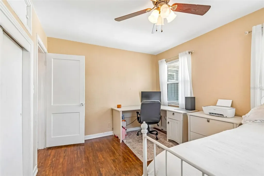 4601 16th Avenue N St Petersburg FL 33713