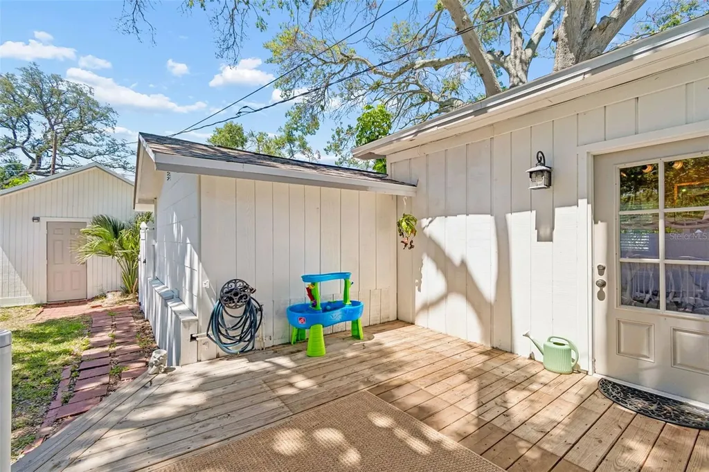 4601 16th Avenue N St Petersburg FL 33713