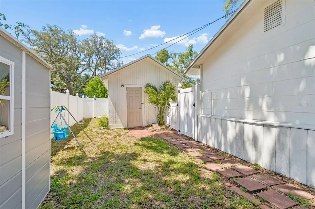 4601 16th Avenue N St Petersburg FL 33713
