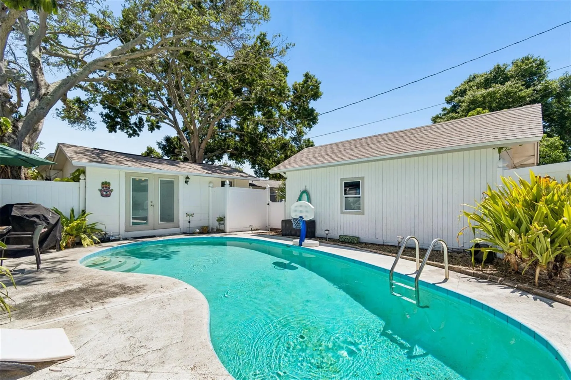 4601 16th Avenue N St Petersburg FL 33713