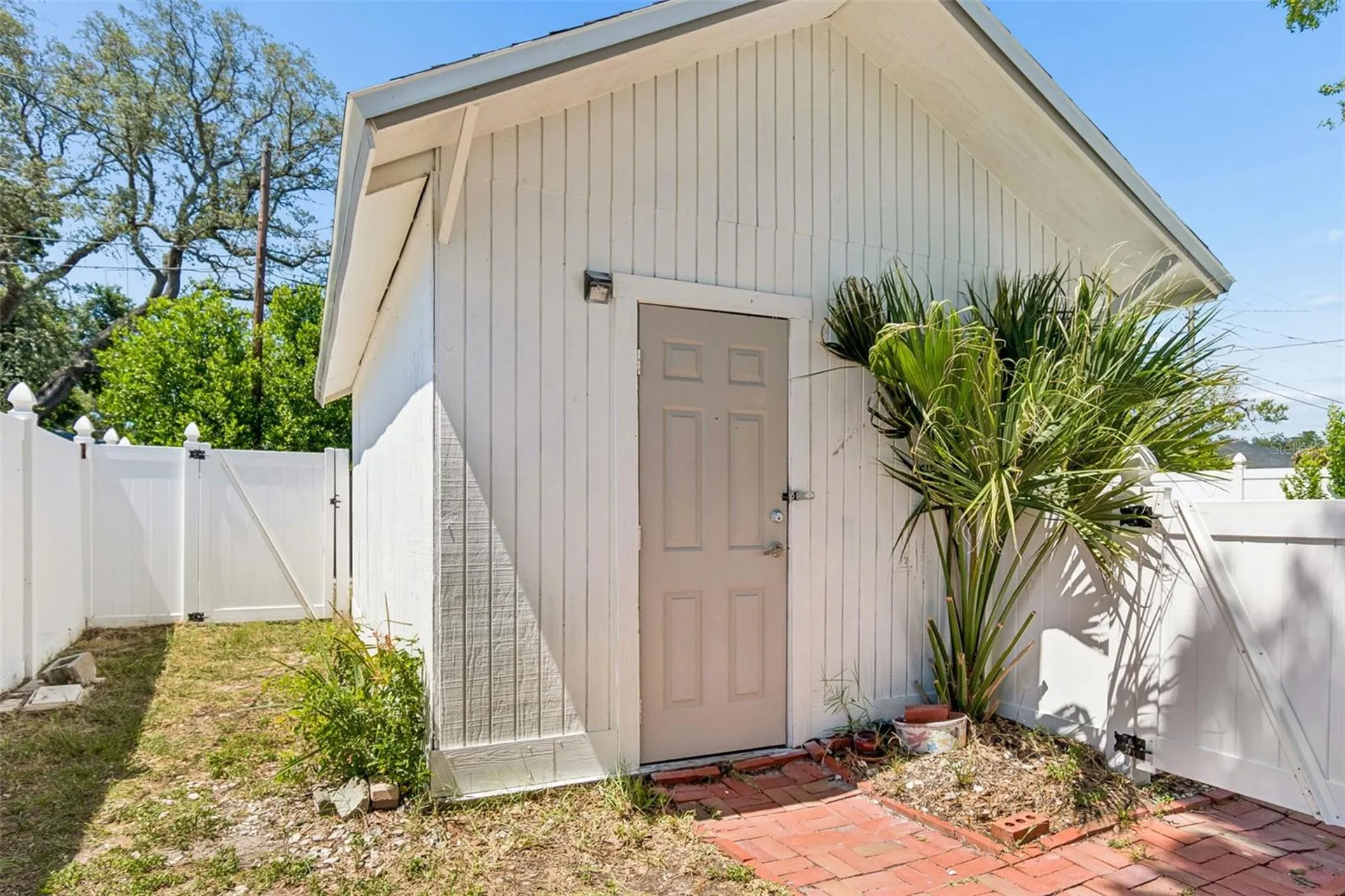 4601 16th Avenue N St Petersburg FL 33713