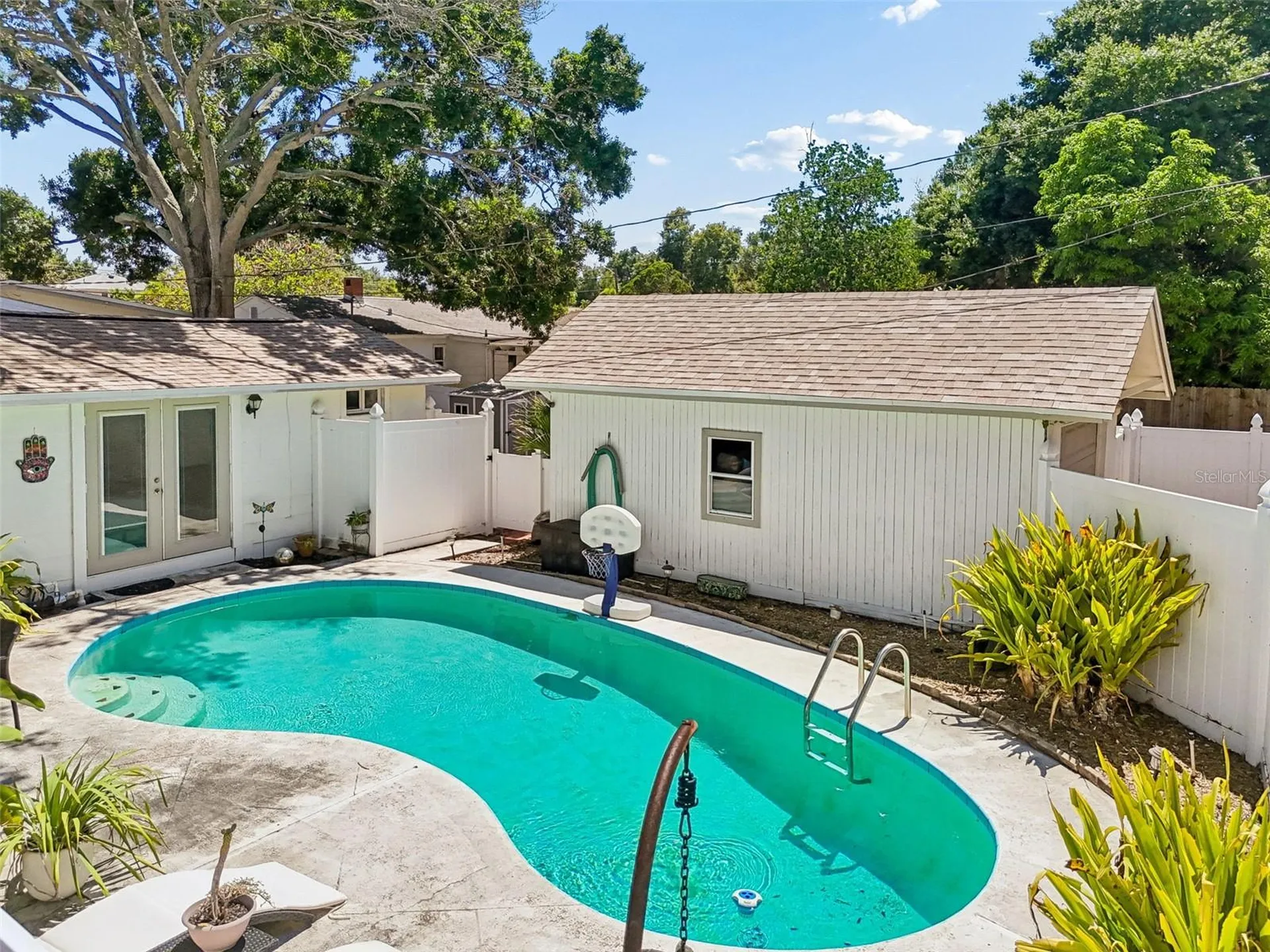 4601 16th Avenue N St Petersburg FL 33713