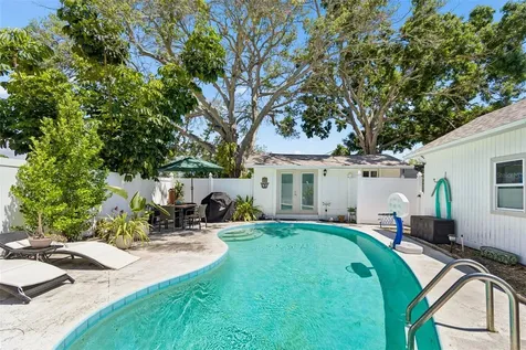 4601 16th Avenue N St Petersburg FL 33713