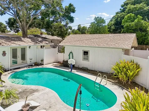 4601 16th Avenue N St Petersburg FL 33713