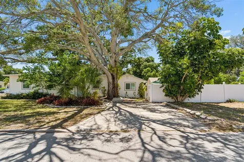 4601 16th Avenue N St Petersburg FL 33713