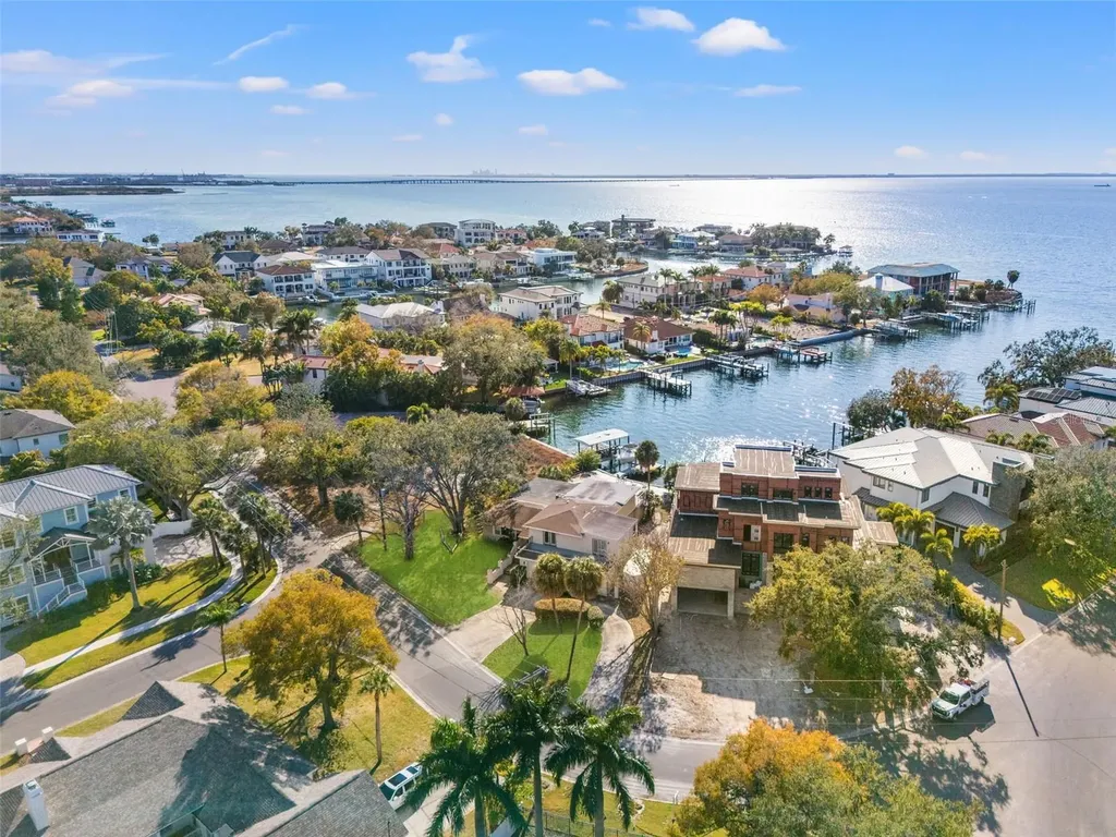 2605 S Beach Drive Tampa FL 33629