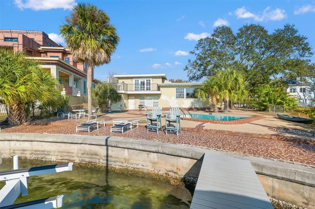 2605 S Beach Drive Tampa FL 33629